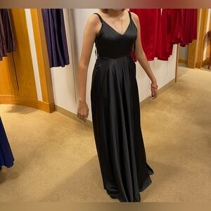 Elegant Black Evening Gown Size 7/8